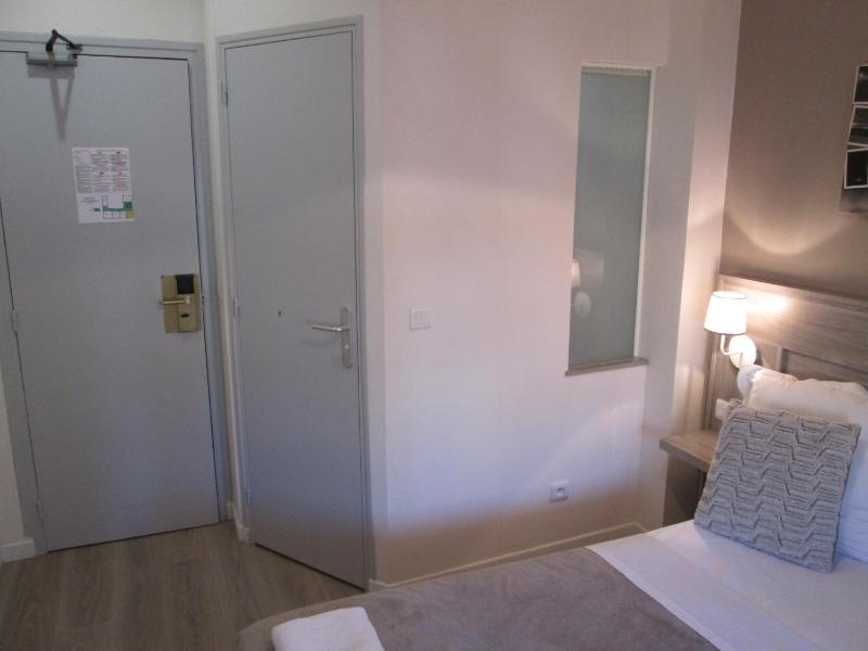 Double Room image 2