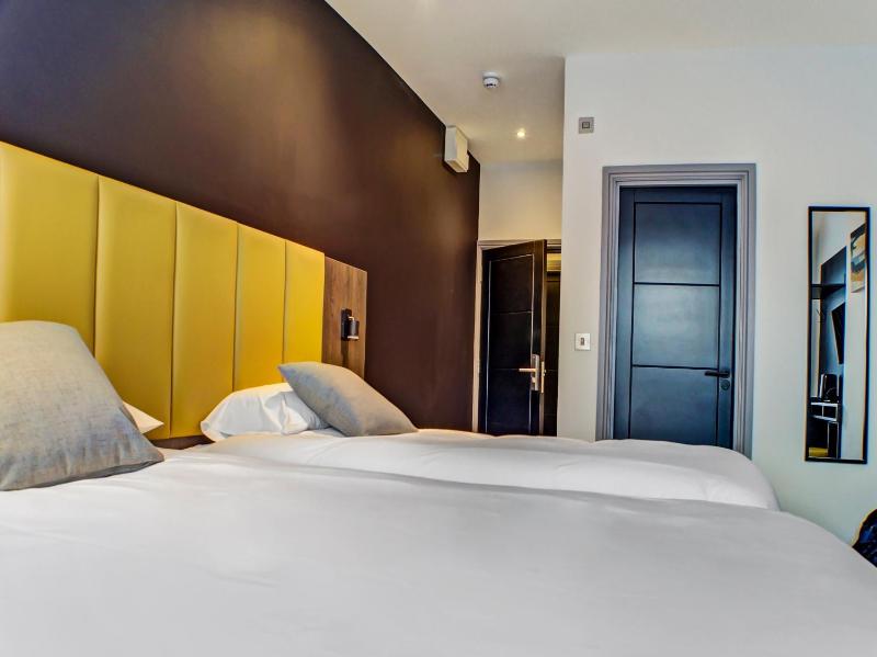 Standard Family of 3 Room image 3