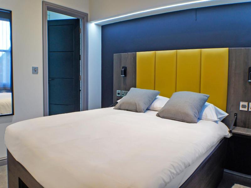 Deluxe Double Room image 4