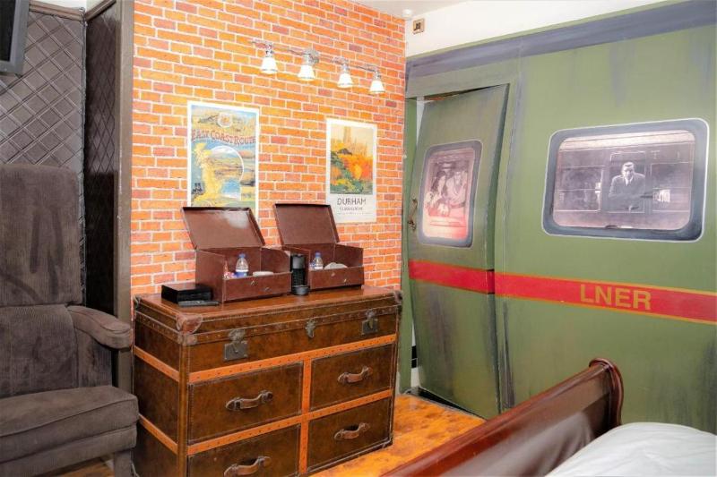 Edwardian Express image 4