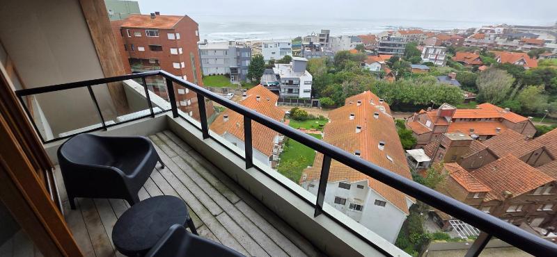 BTWINS Pinamar Dpto Top 8vo al mar c balcon c parrilla c cochera Pileta cubierta descubierta sauna gym cine - image 7