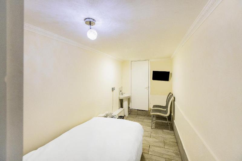 Standard Single Room image 1