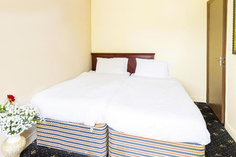 Standard Triple Room image 1