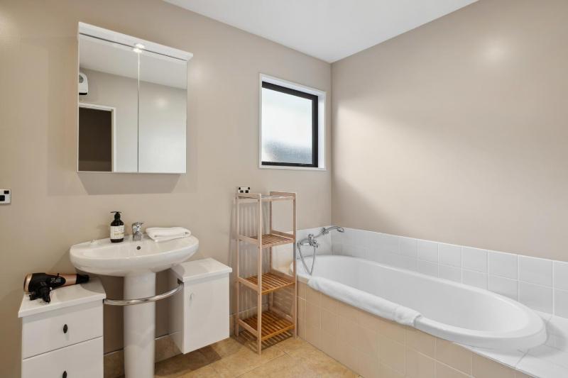 King of the Hill | Spacious & Family Friendly - image 22