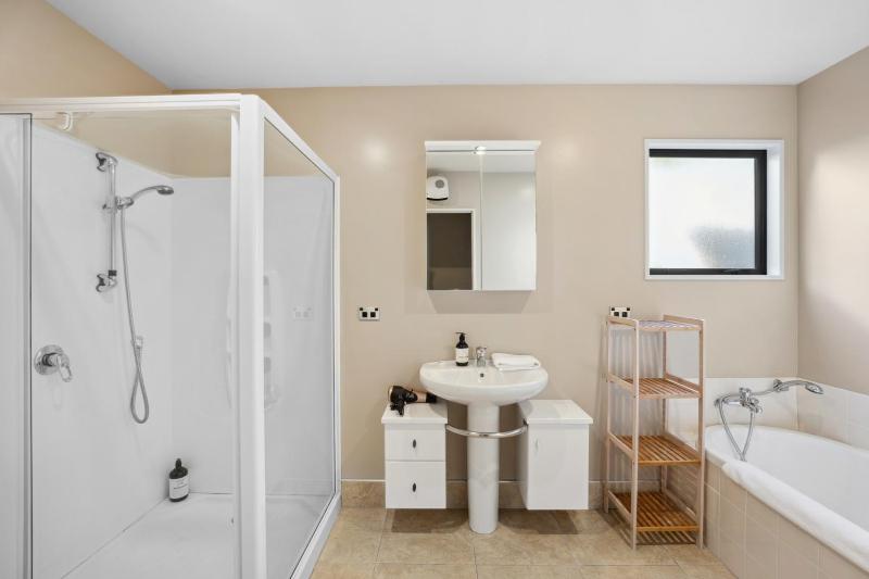 King of the Hill | Spacious & Family Friendly - image 17