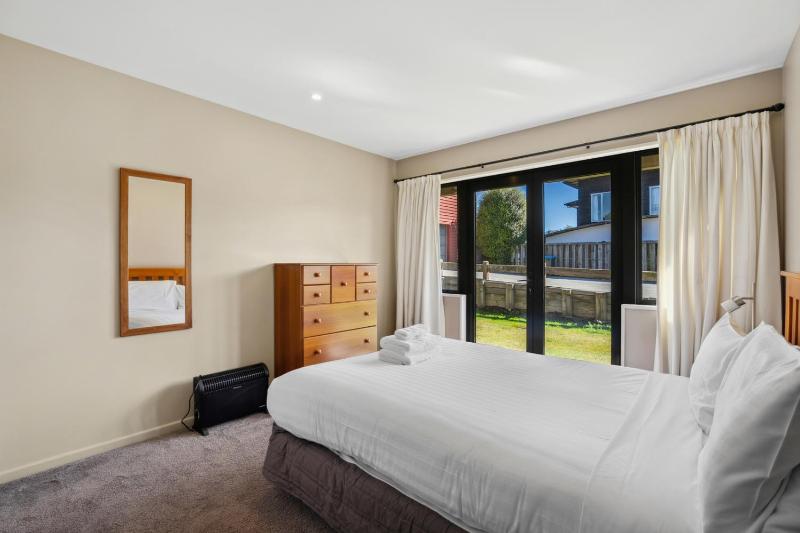 King of the Hill | Spacious & Family Friendly - image 8