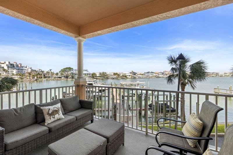 206 Harborview Grande - image 1
