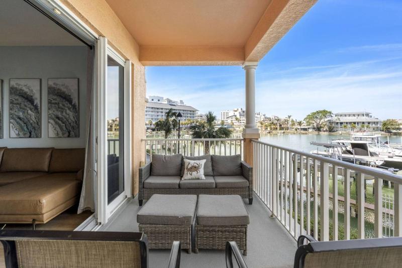 206 Harborview Grande - image 24
