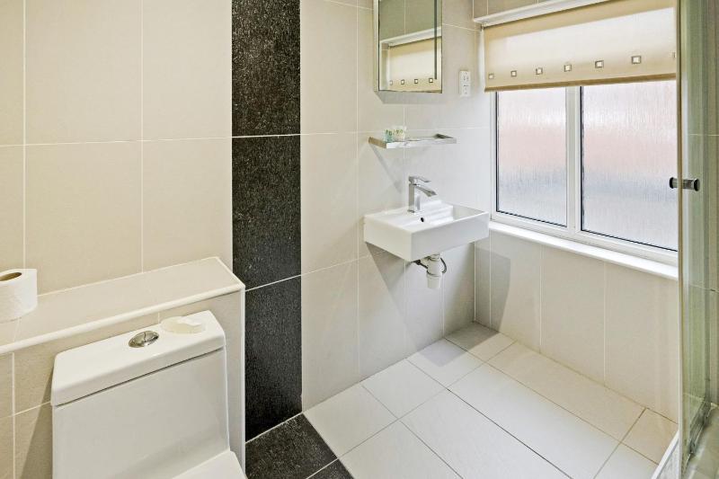 Standard Triple Room image 4