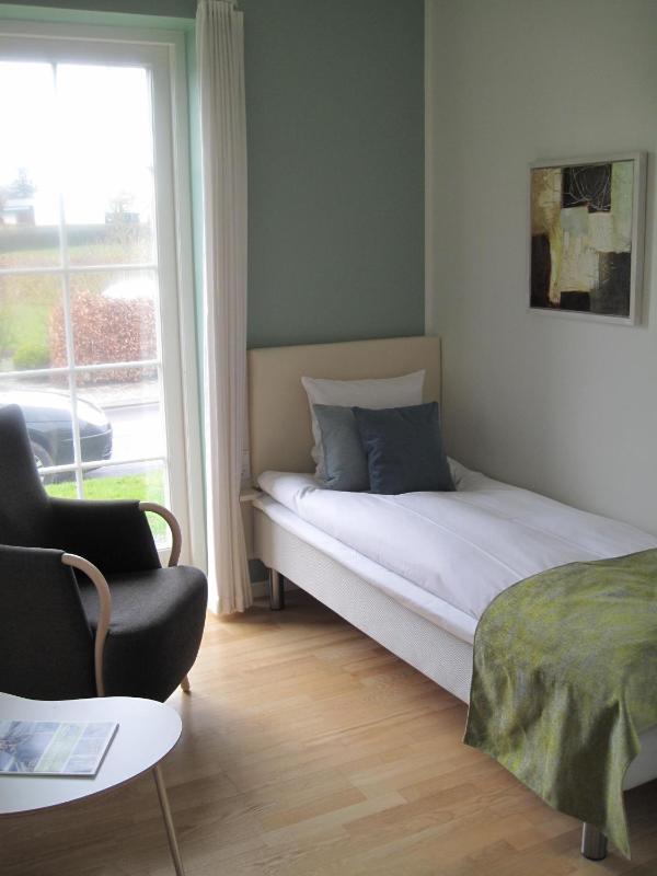 Single Room image 3