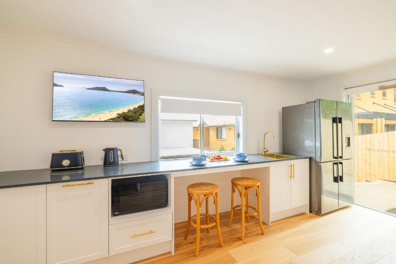 East Belmont 38 Tomaree Rd - spa linen Wi-Fi Air Con  Games Room - image 37