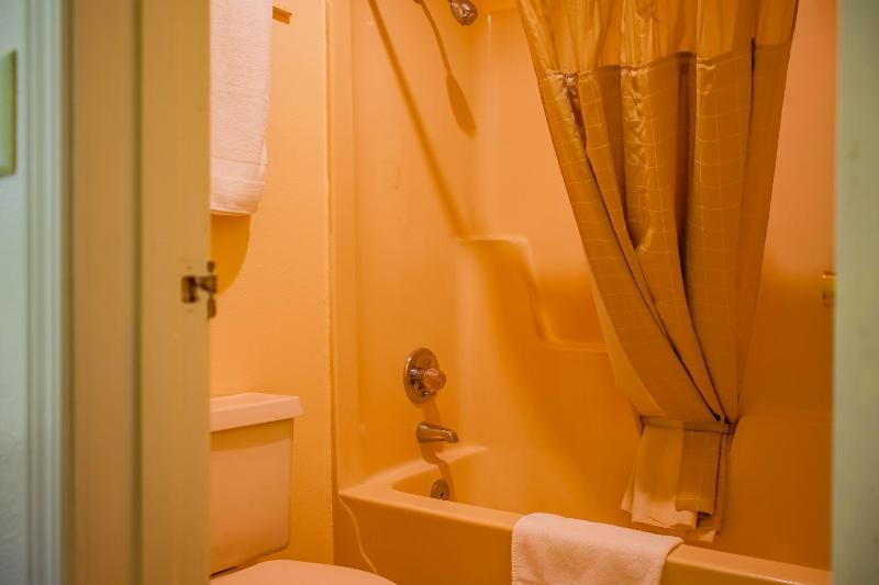 Double Room with Two Double Beds image 3