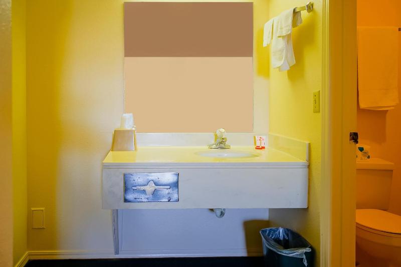 King Room image 4