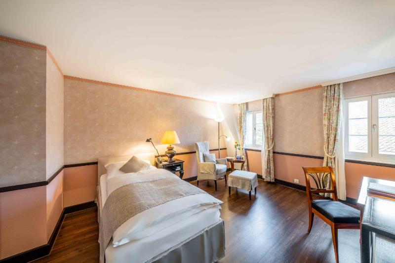 Single Room with Spa Access image 3