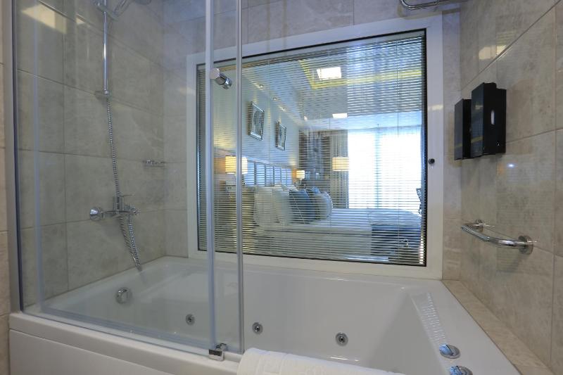 Junior Suite - Non Smoking image 3