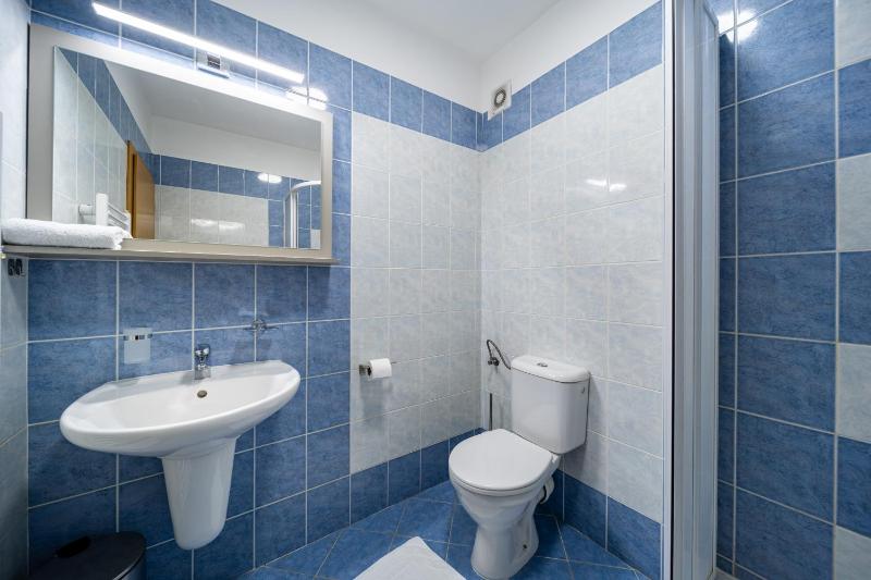 Quadruple Room image 3