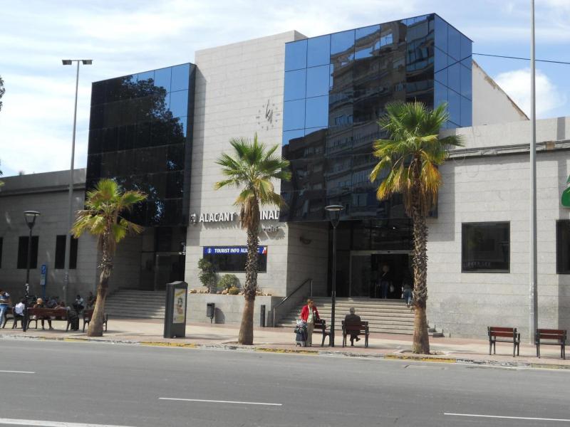 Loft Entero Centro Alicante - image 10