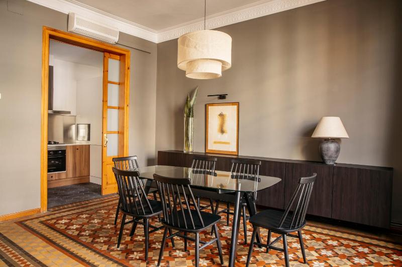Superior One-Bedroom Apartment image 1