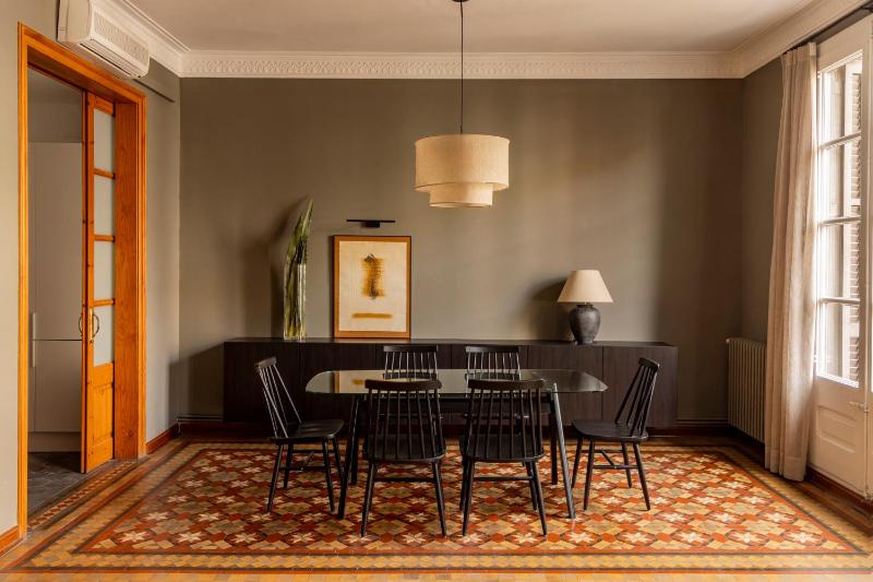 Superior One-Bedroom Apartment image 2