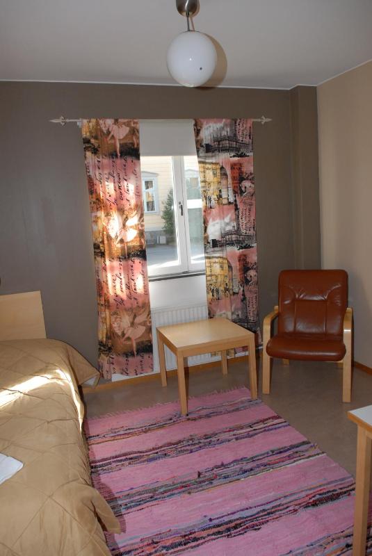Budget Twin Room image 4