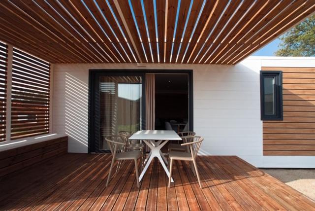 Deluxe Bungalow image 1