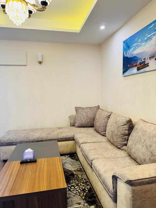 3-Bed High-rise Serene Views - image 1
