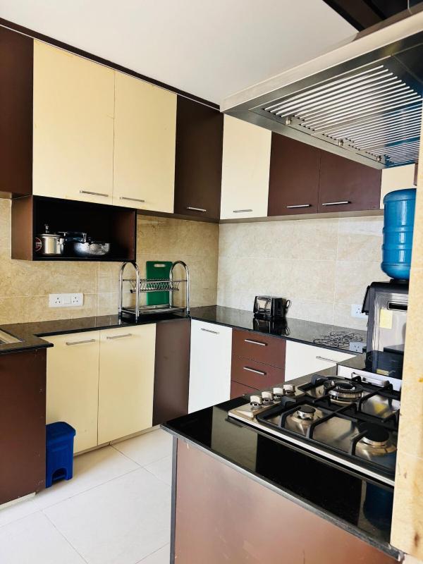 3-Bed High-rise Serene Views - image 9