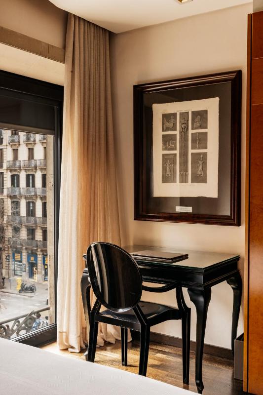 Executive Double or Twin Room image 4