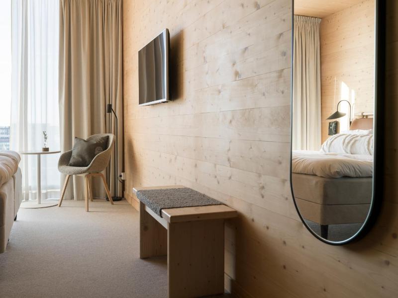 Deluxe Double Room image 3