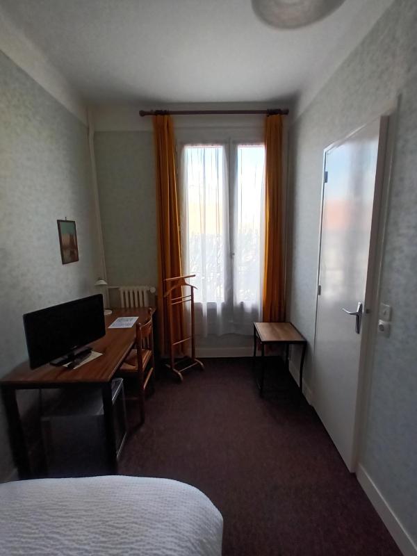 Small Single Room image 2