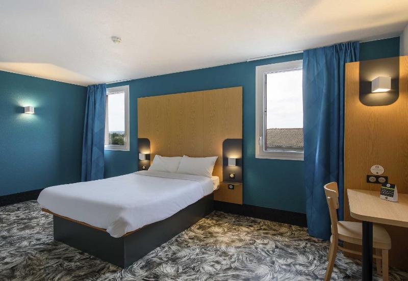 Double Room - Disability Access image 3