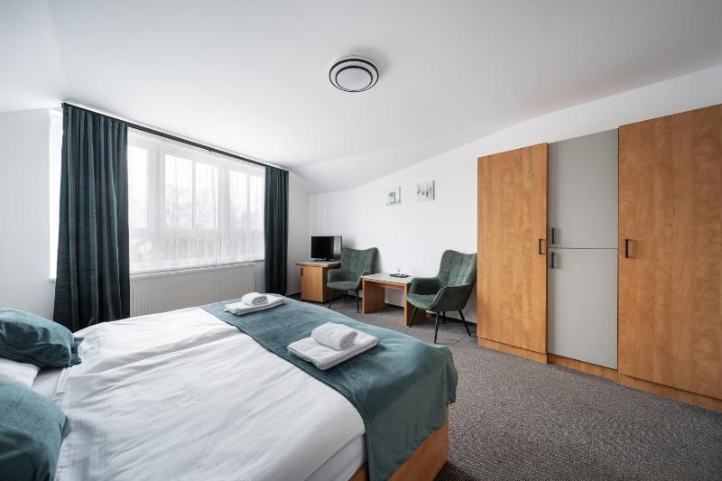 Double Room image 4