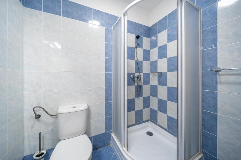 Double Room image 3