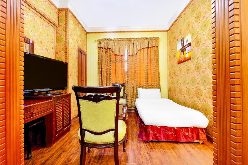 Capital O 125 Moon Plaza Hotel - image 14