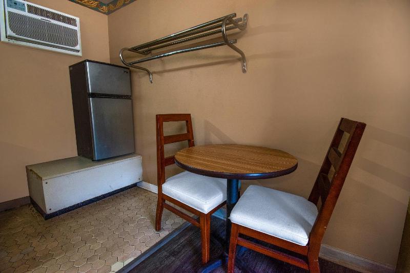 Double Room with Two Double Beds Smoking image 3