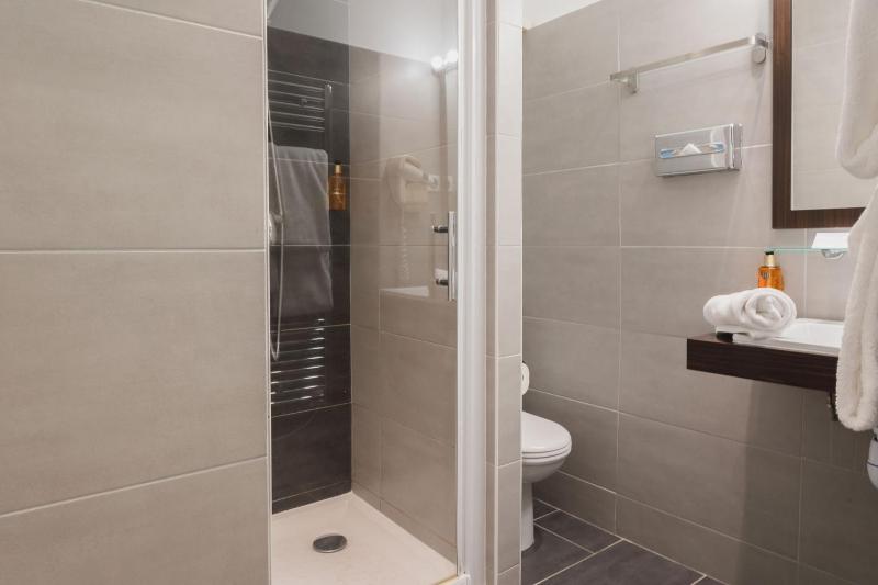 Superior Twin Room image 2