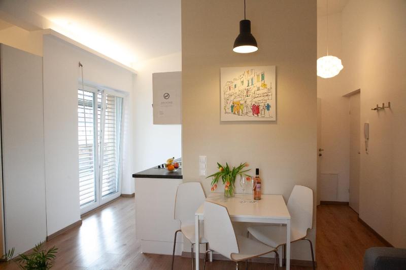 Studio with Balcony image 4