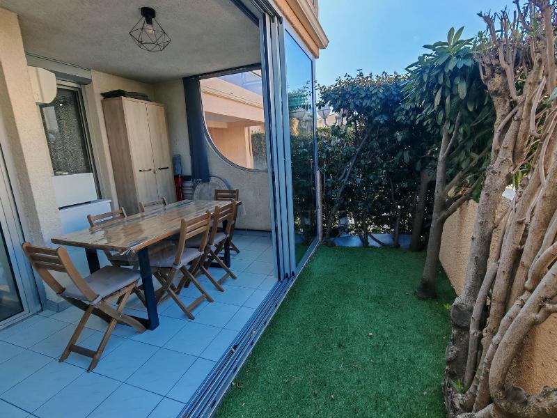 Appartement moderne 2 chambres proche plage et parking privatif - FR-1-732-104 - image 1
