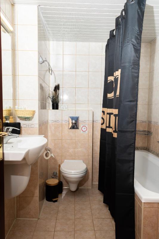 Deluxe Double Room with Balcony and Sea View image 3