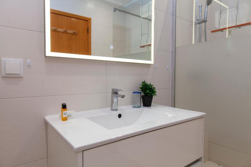 Quinta dos Pinheiros Apartments - image 35