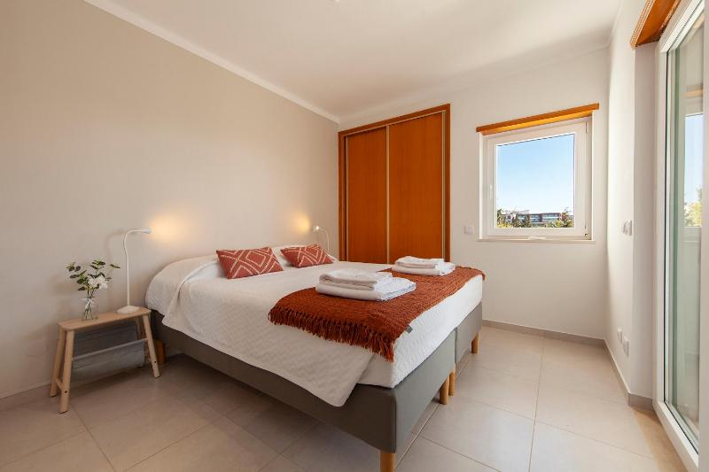 Quinta dos Pinheiros Apartments - image 12