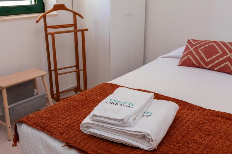 Quinta dos Pinheiros Apartments - image 40