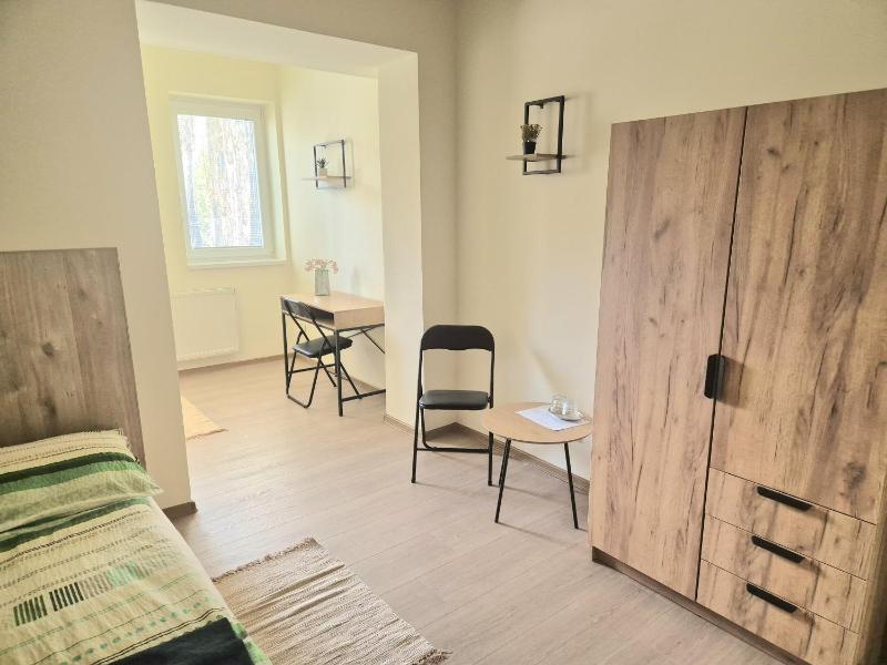 Standard Twin Room image 2