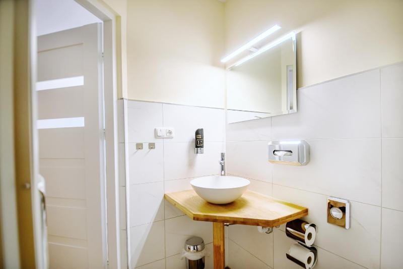 Twin Room image 2