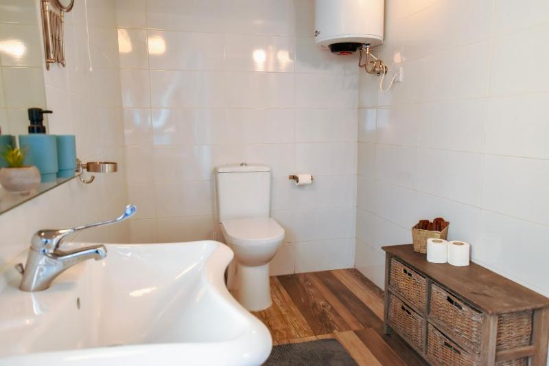 Deluxe Triple Room image 3