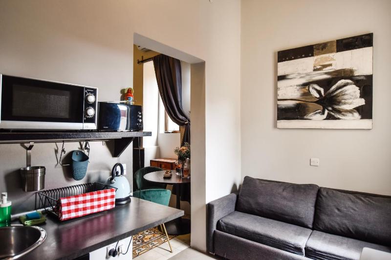 Deluxe Triple Room image 1