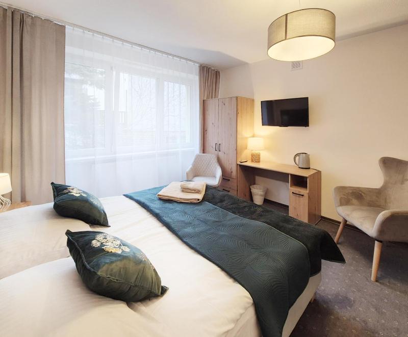 Double or Twin Room image 4
