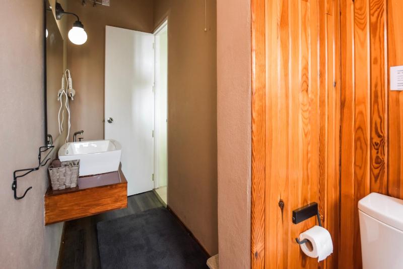 Triple Room with Garden View image 4