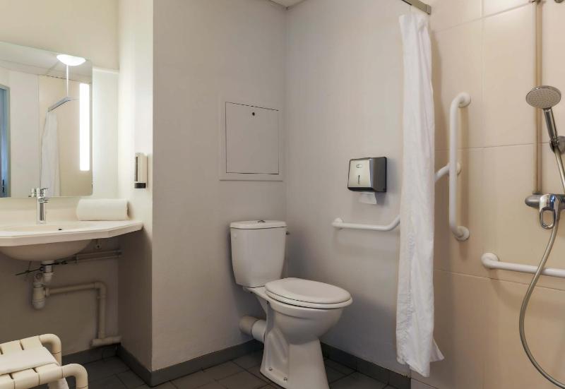 Double Room - Disability Access image 3