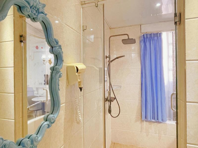 Gulangyu Yuanzhongyuan Homestay - image 4